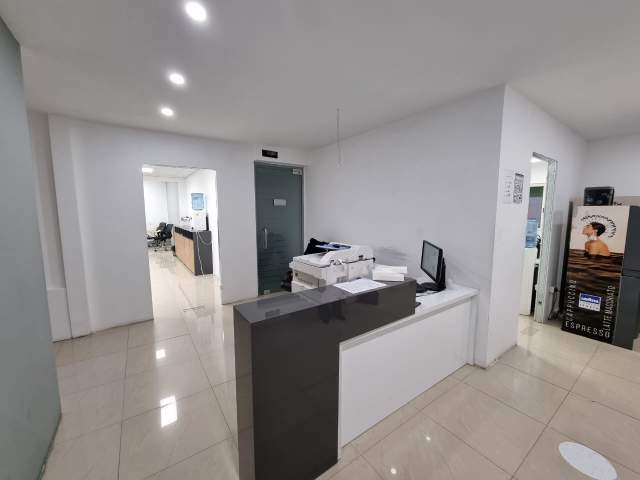 Tirane, jepet me qera zyre Kati 1, 514 m² 5.400 Euro (Rruga Nikolla Tupe)