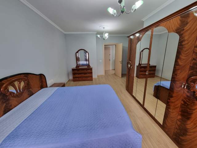 Tirane, jepet me qera apartament 2+1+BLK Kati 2, 93 m² 600 Euro (Rruga Haxhi Kika)