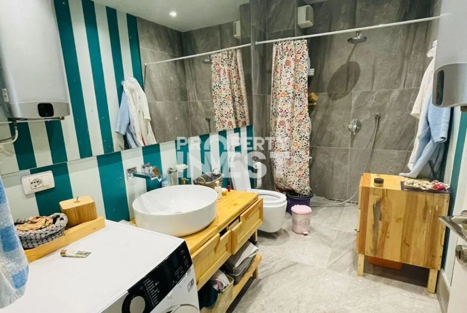 Tirane, jepet me qera 2+1+Aneks+Ballkon Kati 4, 106 m² 700 € (Liqeni i thate prane Hotel Radisson)