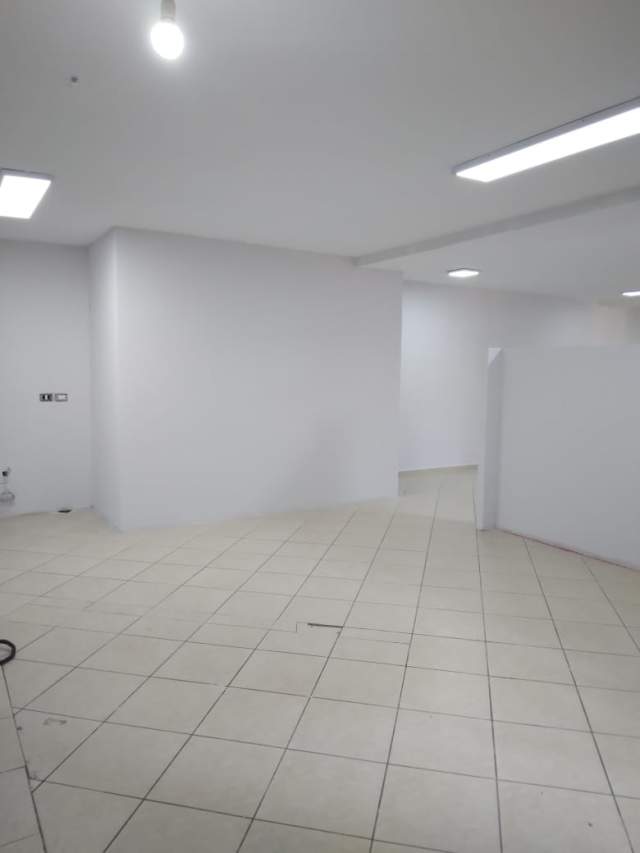 Tirane, jepet me qera zyre Kati 1, 160 m² 1.200 Euro (Faik Konica)