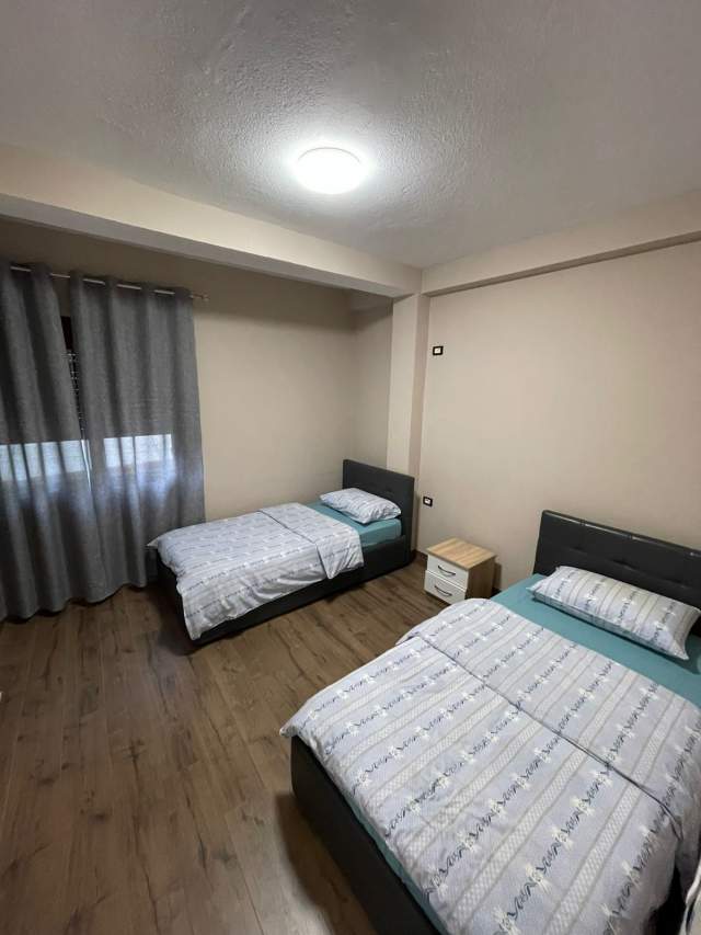 Tirane, jepet me qera apartament 2+1 Kati 1, 80 m² 550 Euro (Don Bosko)