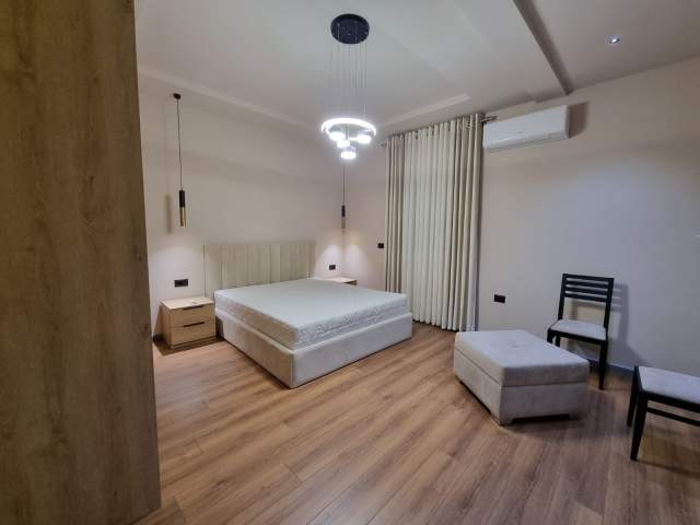 Tirane, jepet me qera apartament 2+1+BLK Kati 2, 125 m² 690 Euro (Rruga Viktor Eftemiu)