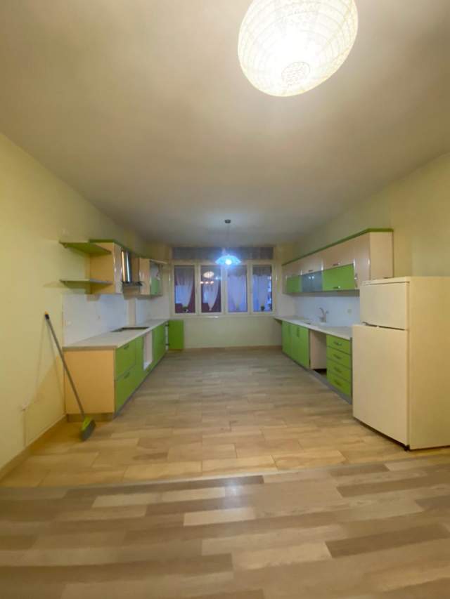 Tirane, shitet apartament 2+1 Kati 5, 114 m² 108.000 Euro (Rruga Loni Ligori)
