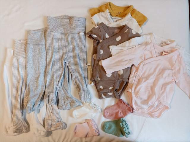 Tirane, ofroj Baby clothes size 50, H&M 0 Leke