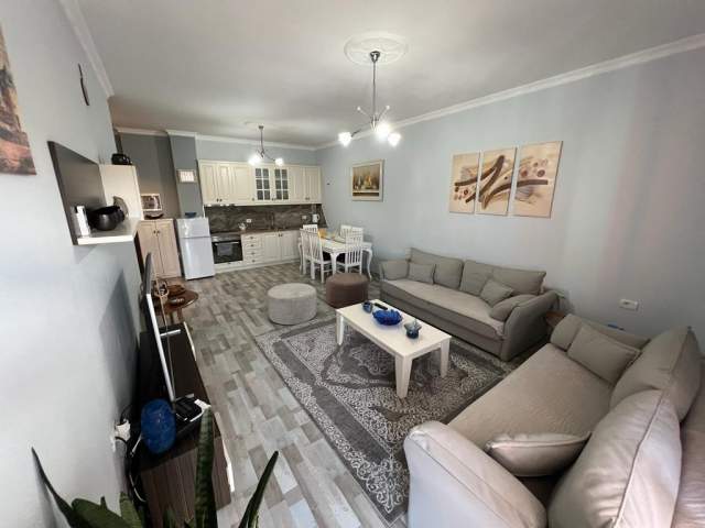 Korce, jepet me qera 1+1+BLK Kati 3, 76 m² 300 Euro