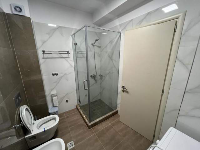 Korce, jepet me qera 1+1+BLK Kati 3, 76 m² 300 Euro