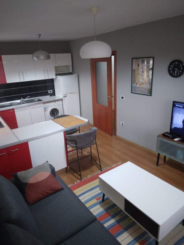 Tirane, jepet me qera apartament 1+1+BLK Kati 2, 55 m² 400 Euro (Pjeter Budi)