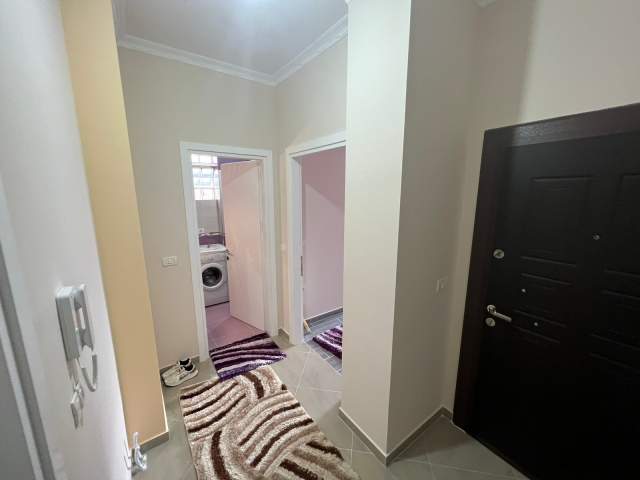 Korce, jepet me qera apartament 1+1+BLK Kati 3, 75 m² 300 Euro (Lagjia 18, Korce)
