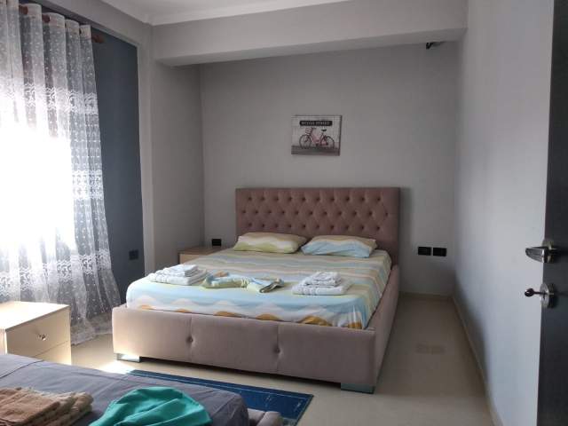 Korce, jepet me qera apartament 2+1 Kati 3, 110 m² 350 Euro (Lagjia 7)