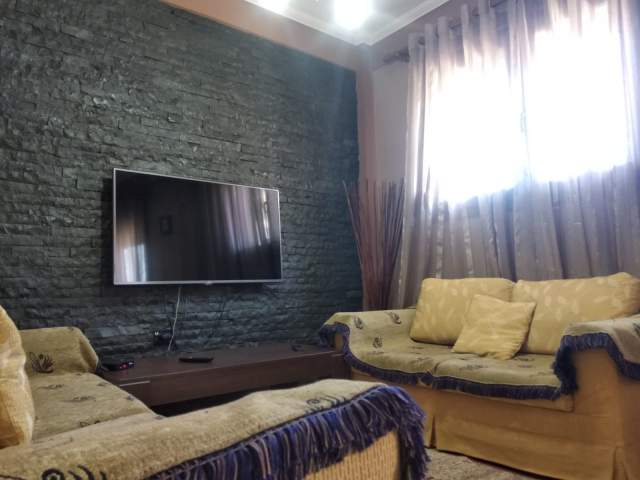 Korce, jepet me qera apartament 2+1 Kati 3, 110 m² 350 Euro (Lagjia 7)
