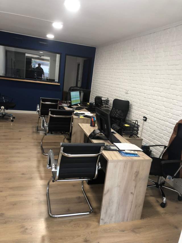 Tirane, jepet me qera dyqan Kati 0, 40 m² 700  (Rruga e Kavajes)
