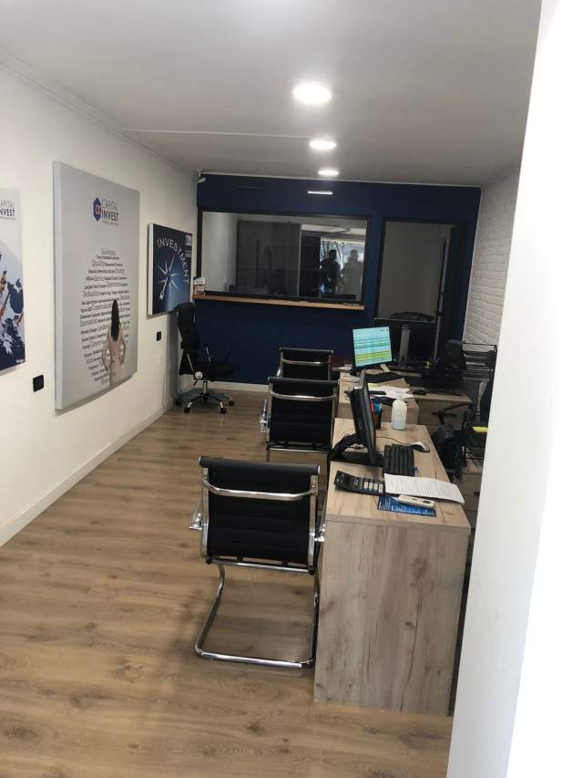 Tirane, jepet me qera dyqan Kati 0, 40 m² 700  (Rruga e Kavajes)