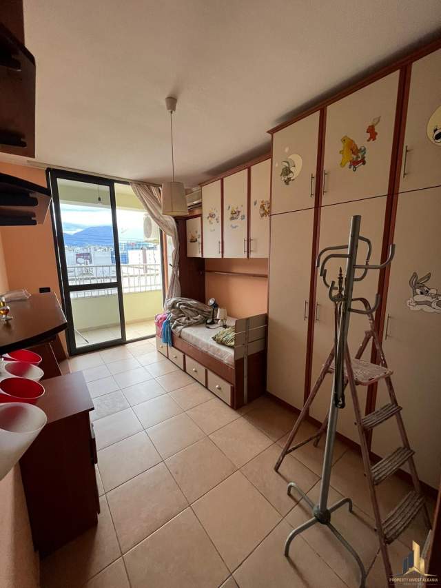 Tirane, jepet me qera apartament 2+1+A+BLK Kati 9, 111 m² 700 Euro (bllok , garda)