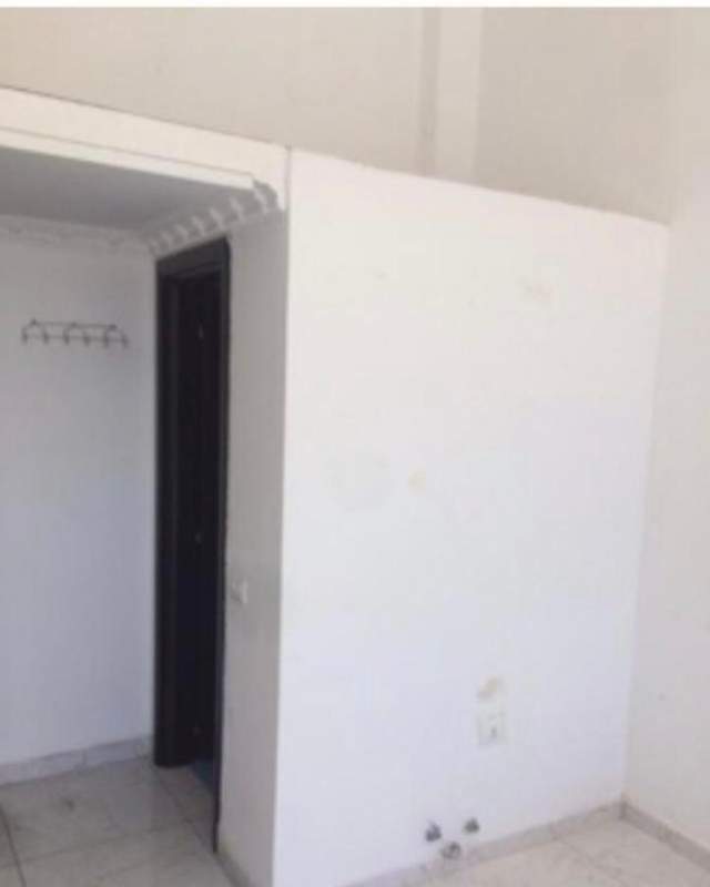 Tirane, jepet me qera dyqan Kati 1, 27 m² 20.000 Leke (Rruga Don Bosko perball kishes)
