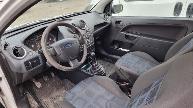 Durres, shes makine Ford Fiesta Van Viti 2007, 2.200 Euro