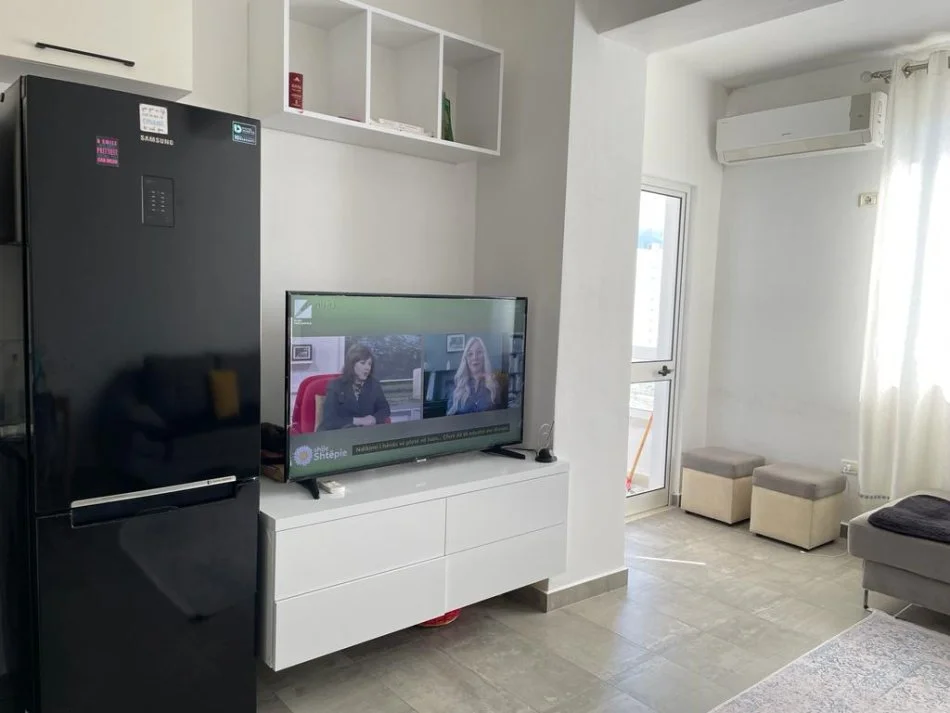 Tirane, shes apartament 1+1+Ballkon Kati 6, 70 m² 105.000 € (Sokrat Miho)