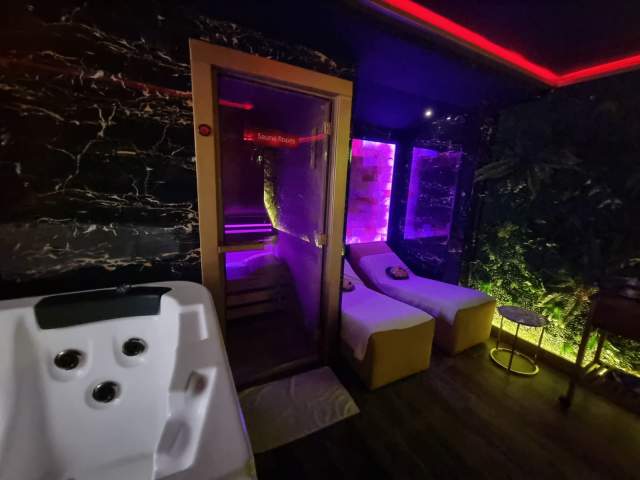 Tirane, shitet ambjent biznesi Kati 1, 170 m² 90.000 Euro (Sheshi Wilson)