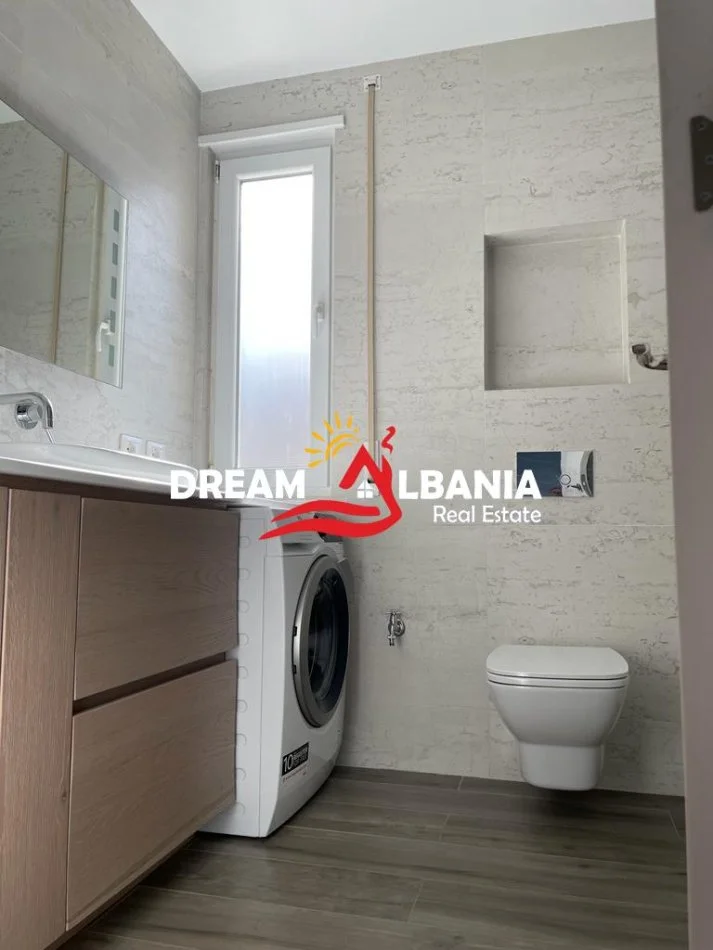 Tirane, jepet me qera apartament 2+1+Ballkon Kati 6, 120 m² 1.600 € (te rruga e Kosovareve)