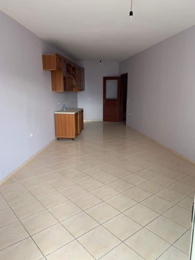 Tirane, shes apartament 1+1+A+BLK Kati 3, 75 m² 60.000 Euro (Xhon Belushi)