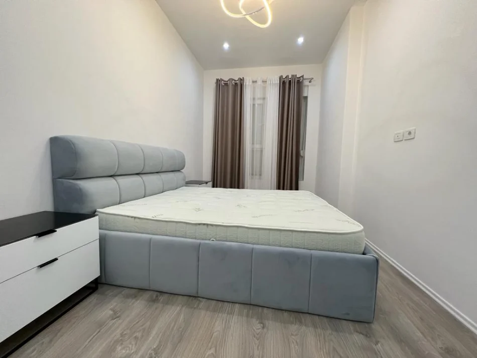 JAPIM ME QIRA APARTAMENT 2+1 PER BANIM, KOMPLEKSI MANGALEM 21