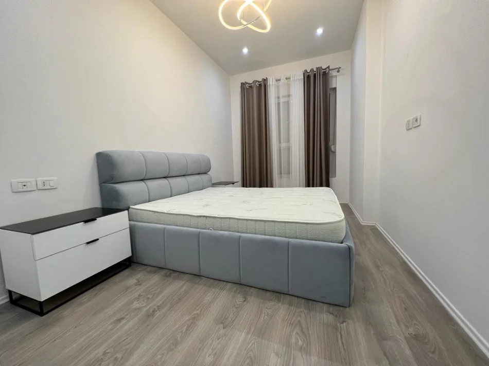 JAPIM ME QIRA APARTAMENT 2+1 PER BANIM, KOMPLEKSI MANGALEM 21