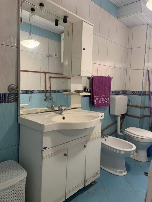 Tirane, jepet me qera apartament 2+1 Kati 3, 71 m² 350 Euro (Rruga Niko Avrami)