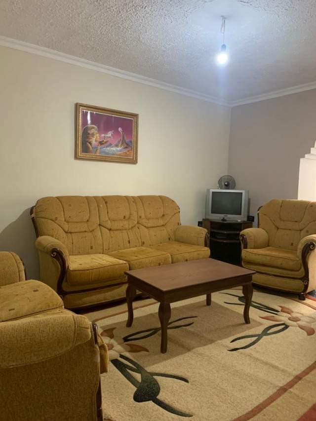Tirane, jepet me qera apartament 2+1 Kati 3, 71 m² 350 Euro (Rruga Niko Avrami)