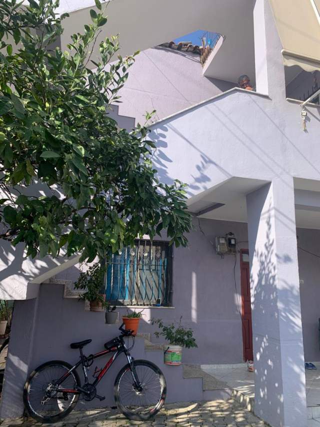 Tirane, jepet me qera shtepi 3+1+BLK Kati 2, 105 m² 33.000 Leke