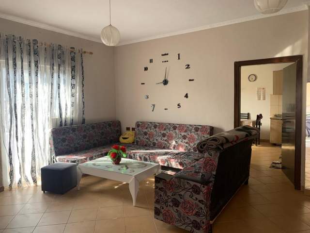 Tirane, jepet me qera shtepi 3+1+BLK Kati 2, 105 m² 33.000 Leke