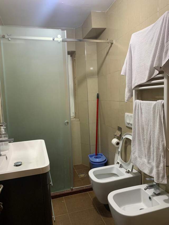 Tirane, jepet me qera apartament 3+1+BLK Kati 2, 80 m² 550 Euro (Rr Hoxha Tahsim)
