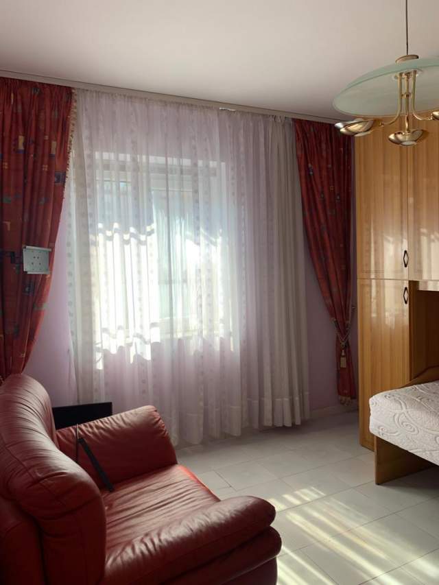 Tirane, jepet me qera apartament 3+1+BLK Kati 2, 80 m² 550 Euro (Rr Hoxha Tahsim)