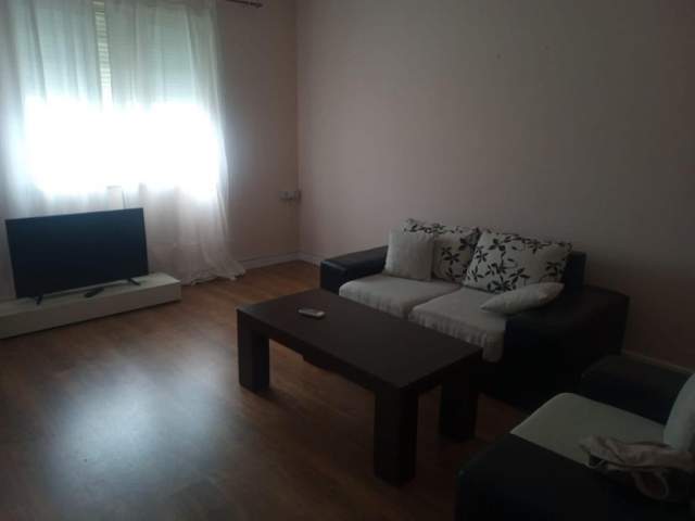 Tirane, jepet me qera apartament 1+1 Kati 4, 60 m² 320 Euro (Marie Logoreci)