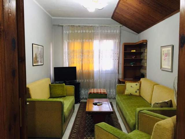 Tirane, jepet me qera apartament 1+1+A+BLK Kati 3, 65 m² 350 Euro (Rr Elbasanit)