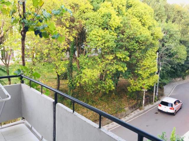 Tirane, jepet me qera apartament 1+1+A+BLK Kati 3, 65 m² 350 Euro (Rr Elbasanit)