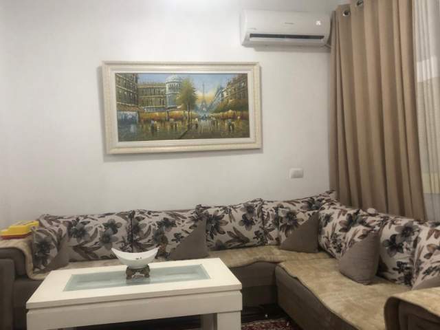 Tirane, jepet me qera apartament 1+1+BLK Kati 4, 75 m² 400 Euro (Rruga Besim Fagu)
