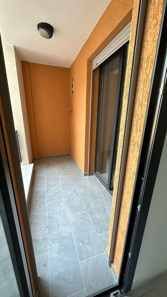 Tirane, jepet me qera apartament Kati 9, 57 m² 350 Euro (Kongesi i Manastirit)