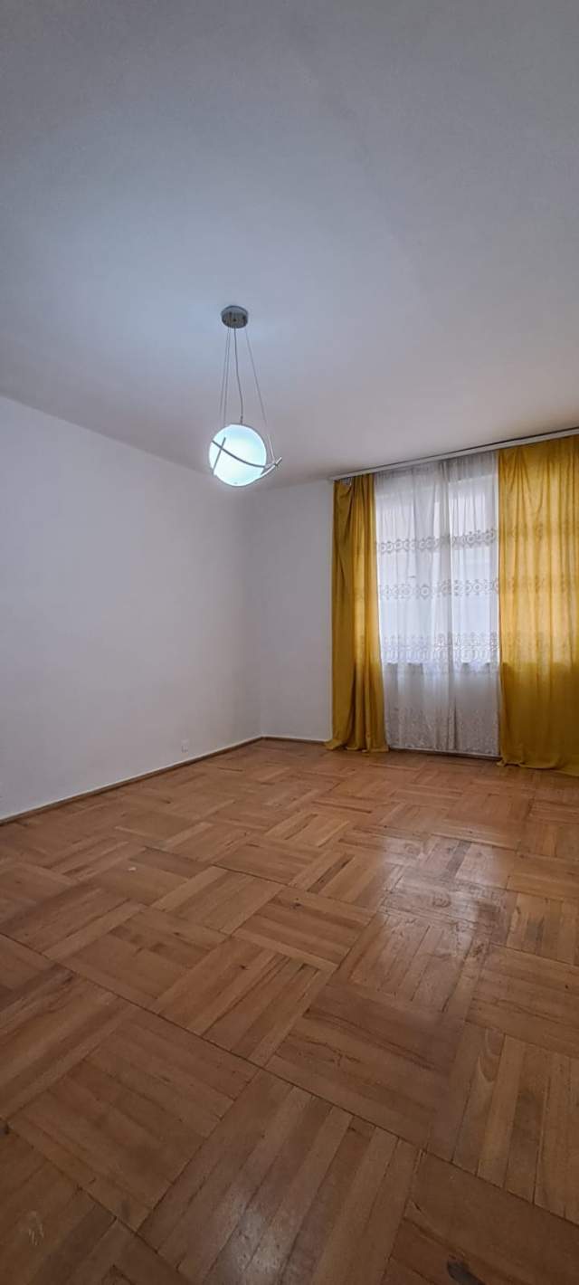 Tirane, jepet me qera apartament 3+1+BLK Kati 4, 85 m² 330 Euro (Rruga Bardhyl)