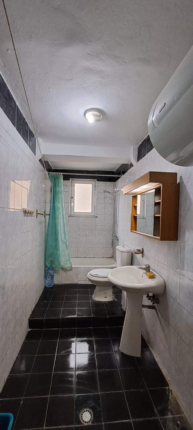 Tirane, jepet me qera apartament 3+1+BLK Kati 4, 85 m² 330 Euro (Rruga Bardhyl)