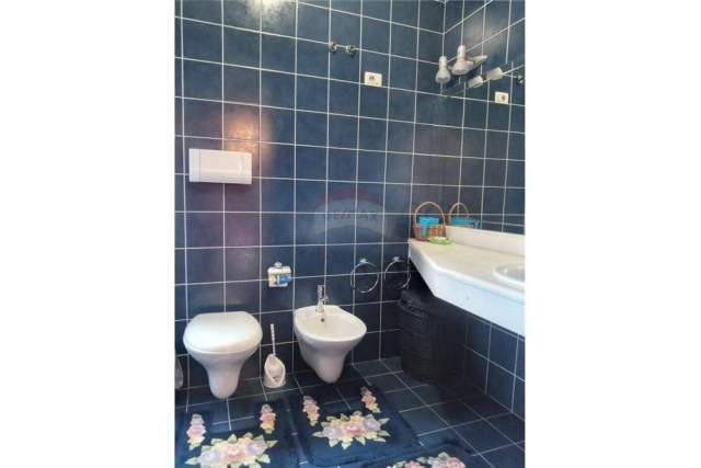 Tirane, jepet me qera 3+1+BLK Kati 4, 150 m² 700 Euro (hoxha tahsim)