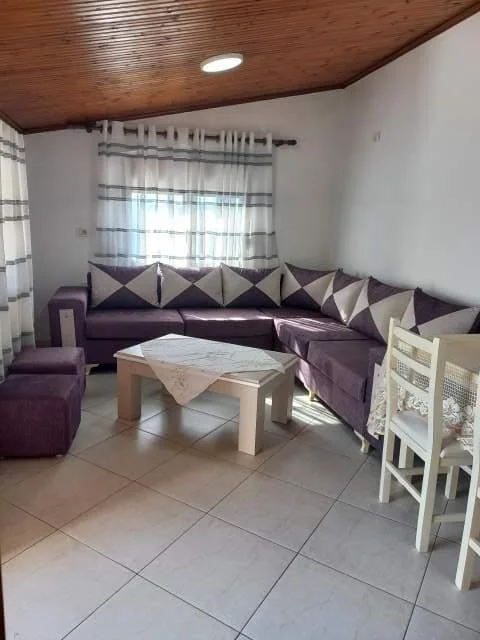 Tirane, jepet me qera apartament 2+1+Ballkon Kati 3, 92 m² 400 € (Laprake)