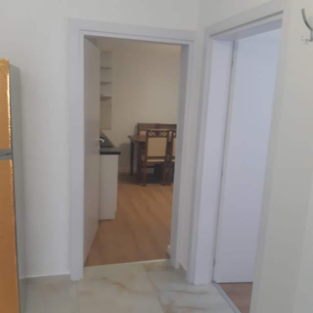 Tirane, shitet apartament 1+1 Kati 5, 80.000 Euro (Rruga Bardhyl)