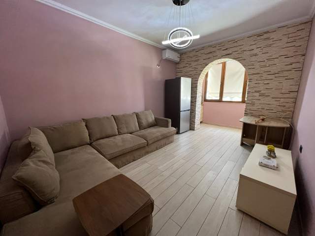 Tirane, jepet me qera apartament Kati 4, 80 m² 500 Euro (21 dhjetori)