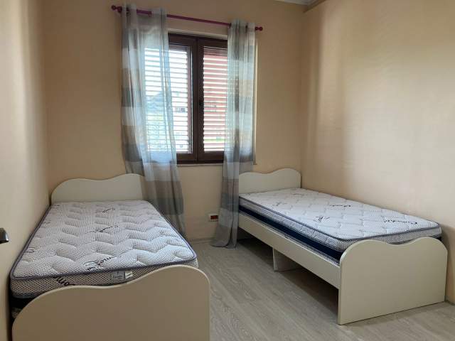 Tirane, jepet me qera apartament Kati 4, 80 m² 500 Euro (21 dhjetori)