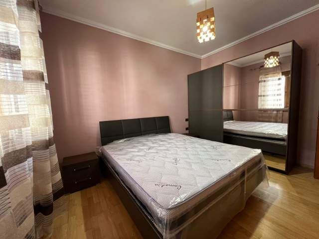 Tirane, jepet me qera apartament Kati 4, 80 m² 500 Euro (21 dhjetori)