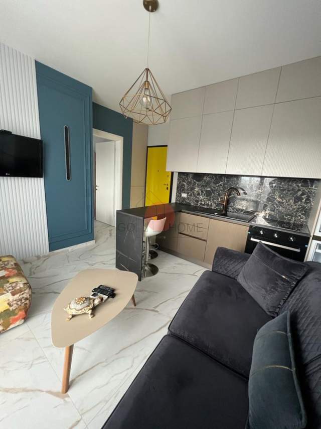 Tirane, jepet me qera apartament 1+1 Kati 9, 65 m² 700 Euro (ZOGU ZI)