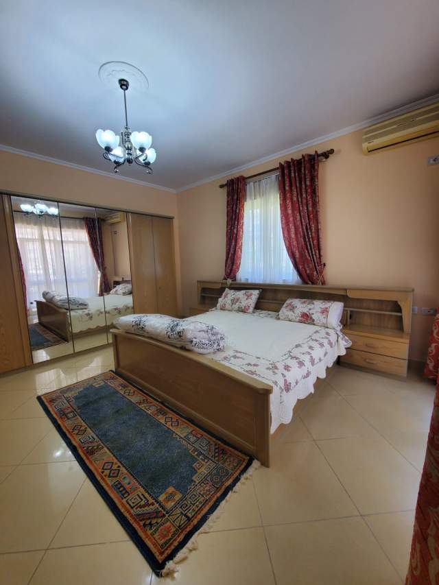 Tirane, jepet me qera Vile 2+1+BLK Kati 2, 130 m² 400 Euro
