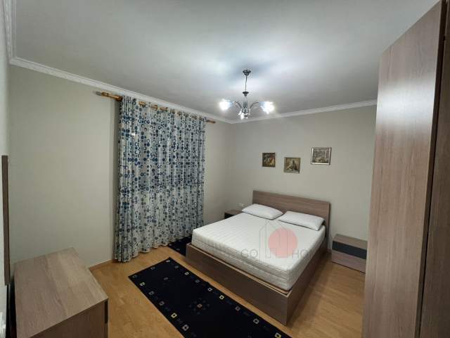 Tirane, jepet me qera apartament Kati 1, 140 m² 700 Euro (21 DHJETORI)