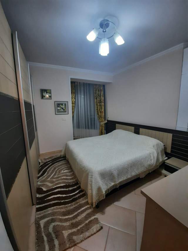 Tirane, jepet me qera apartament 2+1 Kati 7, 90 m² 450 Euro (Rruga Petro Nini Luarasi)