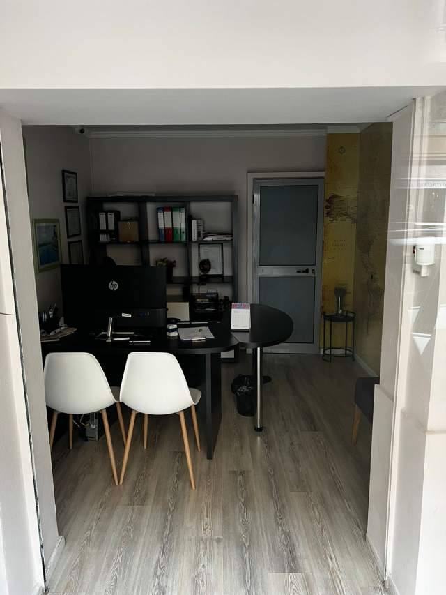 Tirane, jepet me qera dyqan Kati 0, 20 m² 600 Euro (Vaso Pasha)