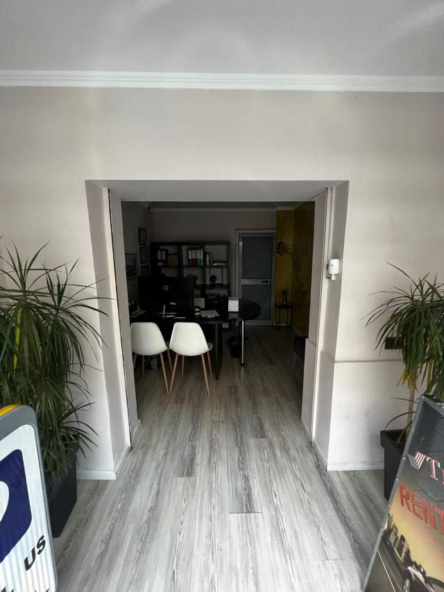 Tirane, jepet me qera dyqan Kati 0, 20 m² 600 Euro (Vaso Pasha)